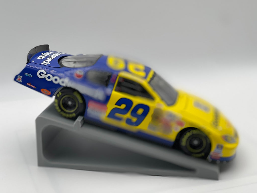 Kevin Harvick #29 GM Goodwrench 2004 Monte Carlo RCR 35th Anniv 1:24 NASCAR