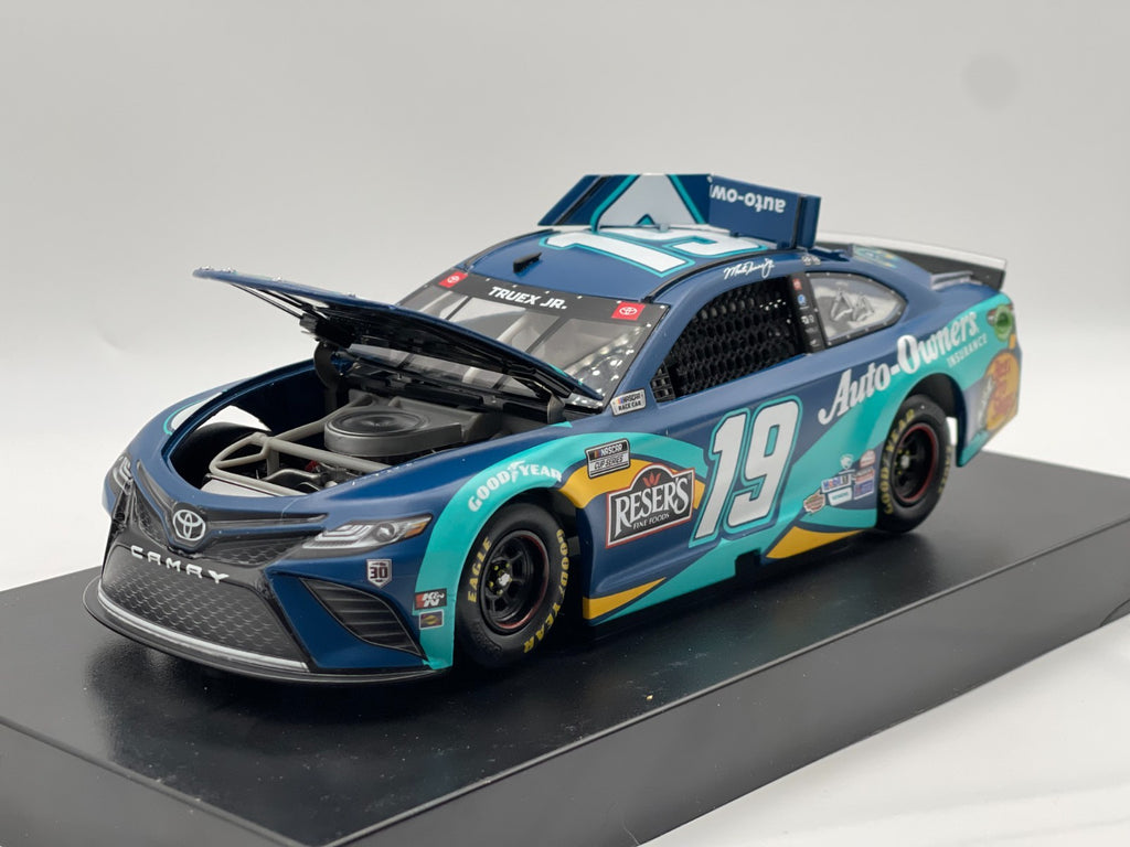 Martin Truex Jr. #19 Auto-Owners Insurance MTJF 2021 Camry 1:24 1 of 720 DIN 600