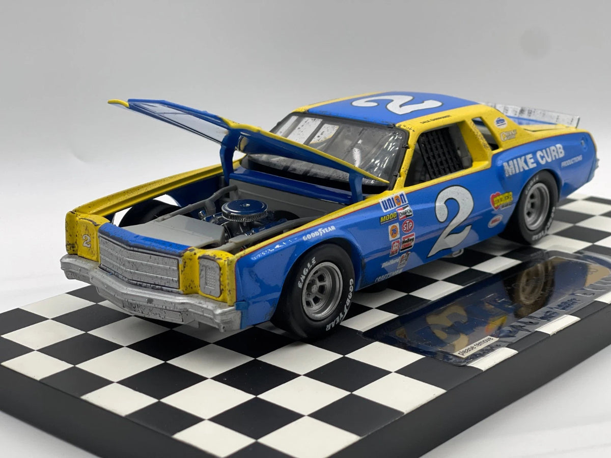 Dale Earnhardt #2 Mike Curb 1980 Monte Carlo 1:24 1/7003 NASCAR Diecast - original photograph 2