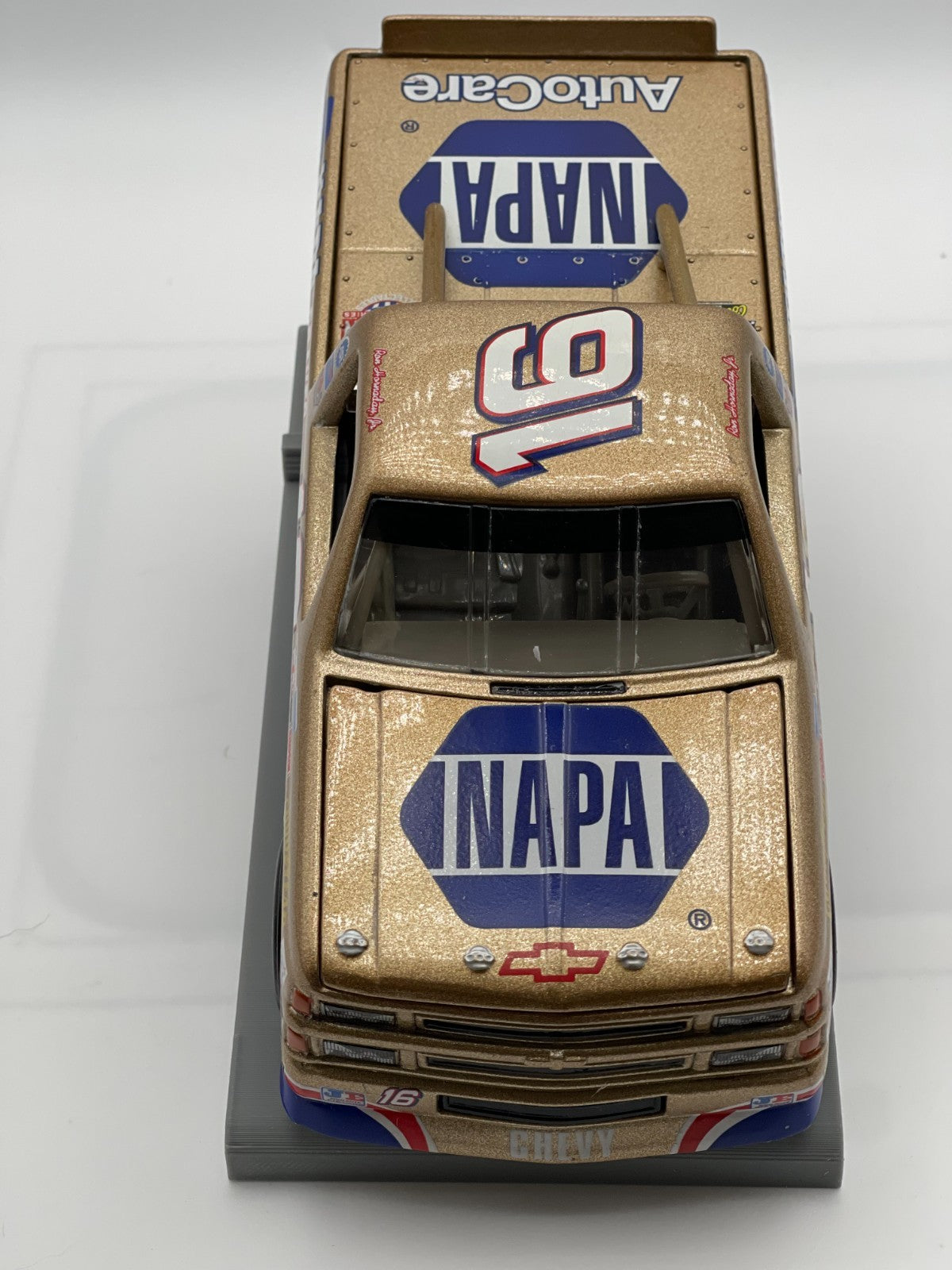 Ron Hornaday #16 NAPA Gold Championship Edition 1997 Chevy Race Truck 1:24 - original photograph 3