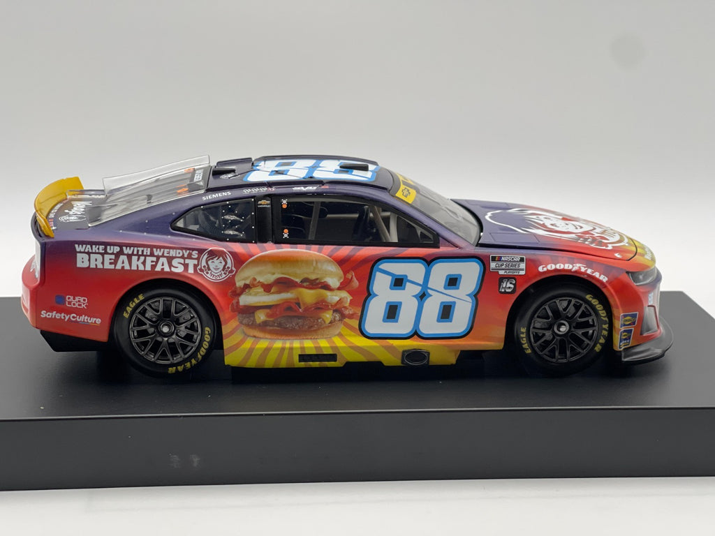 Shane van Gisbergen #88 Wendy's Breakfast Baconator 2025 Auto 1:24 1/132
