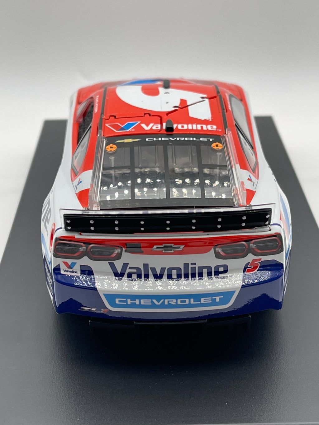 Kyle Larson #5 Valvoline 2026 Chevrolet ELITE 1:24 1/168 DIN 51 NASCAR Diecast