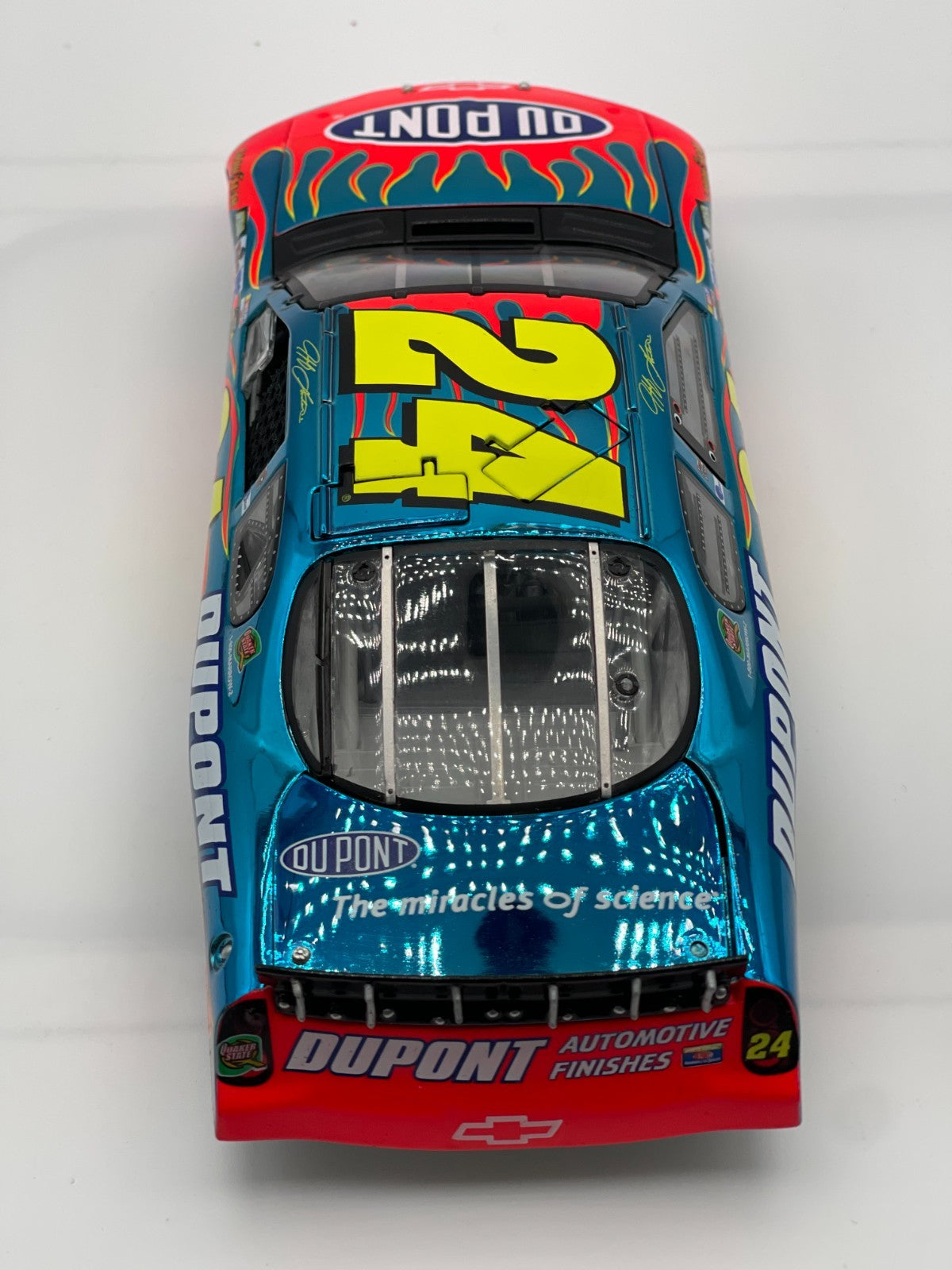 Jeff Gordon #24 DuPont 2004 Monte Carlo ELITE Color Chrome 1:24 1/804 DIN 254