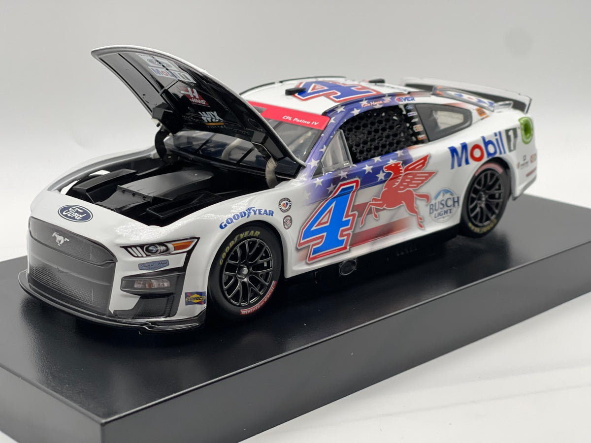 Kevin Harvick #4 Mobil 1 Salutes 2023 Mustang 1:24 NASCAR 1/504 DIN 64