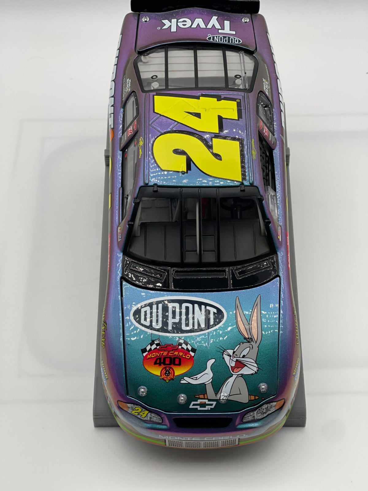Jeff Gordon #24 DuPont Looney Tunes Chevy 400 2001 Monte Carlo 1:24 NASCAR - original photograph 4
