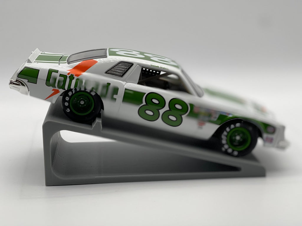 Darrell Waltrip #88 Gatorade 1976 Chevy Malibu 1:24 NASCAR 1/5784