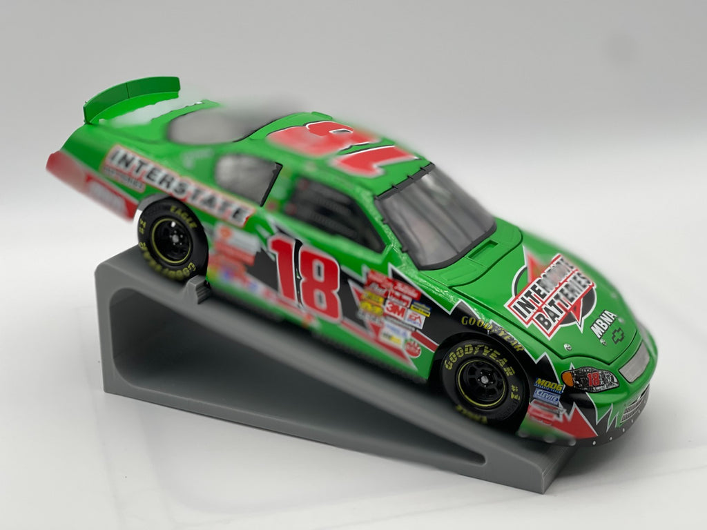 Bobby Labonte #18 Interstate Batteries 2003 Monte Carlo 1:24 NASCAR Diecast - original photograph 5