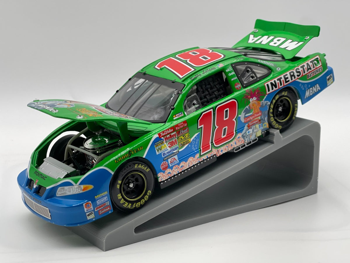 Bobby Labonte #18 Interstate Batteries Muppets 25th Anniversary 2002 1:24