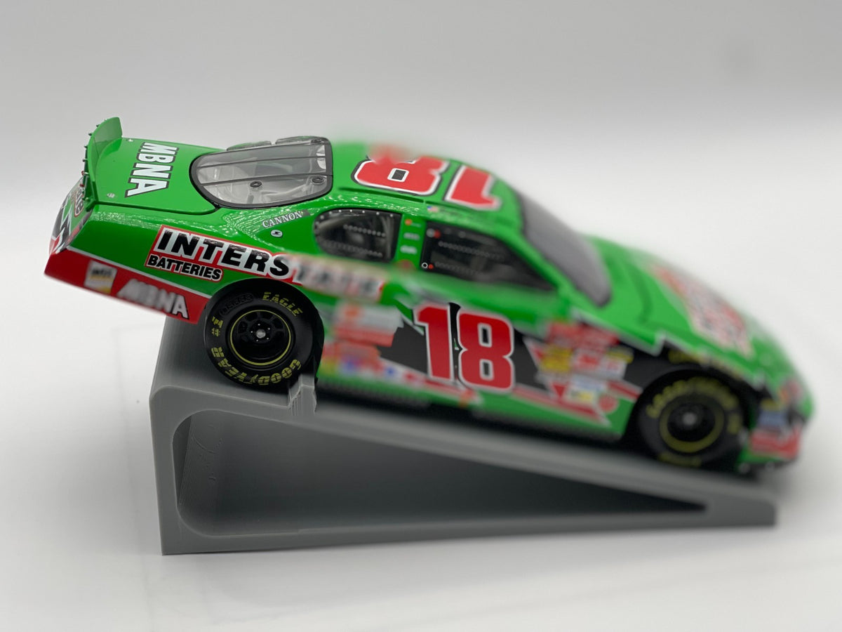 Bobby Labonte #18 Interstate Batteries 2003 Monte Carlo 1:24 NASCAR Diecast - original photograph 6