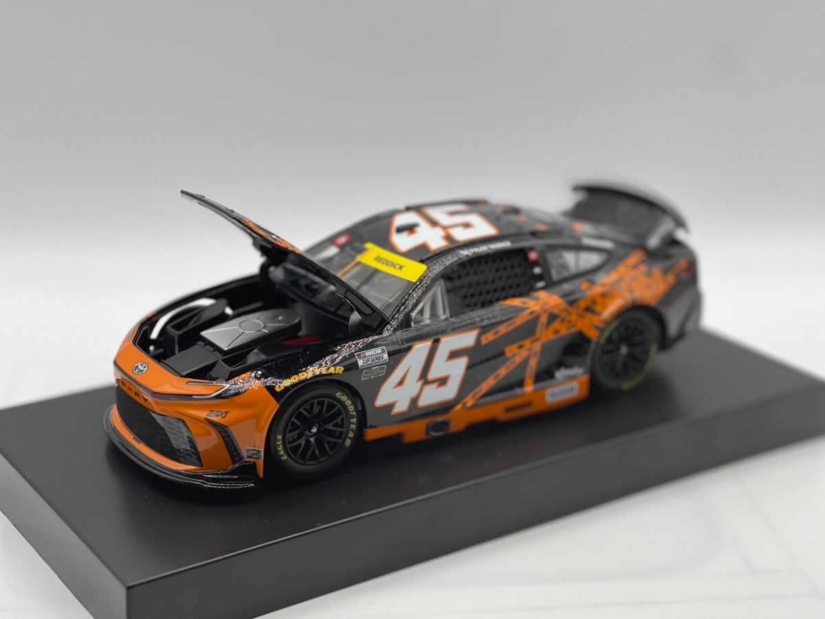 Tyler Reddick #45 Jordan Brand Chicago 2025 Camry ELITE 1:24 1/145 DIN 138 - original photograph 7