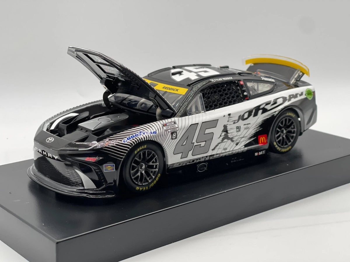 Tyler Reddick #45 Jordan Brand Black 2024 Camry ELITE 1:24 1/221 DIN 198 - original photograph 2