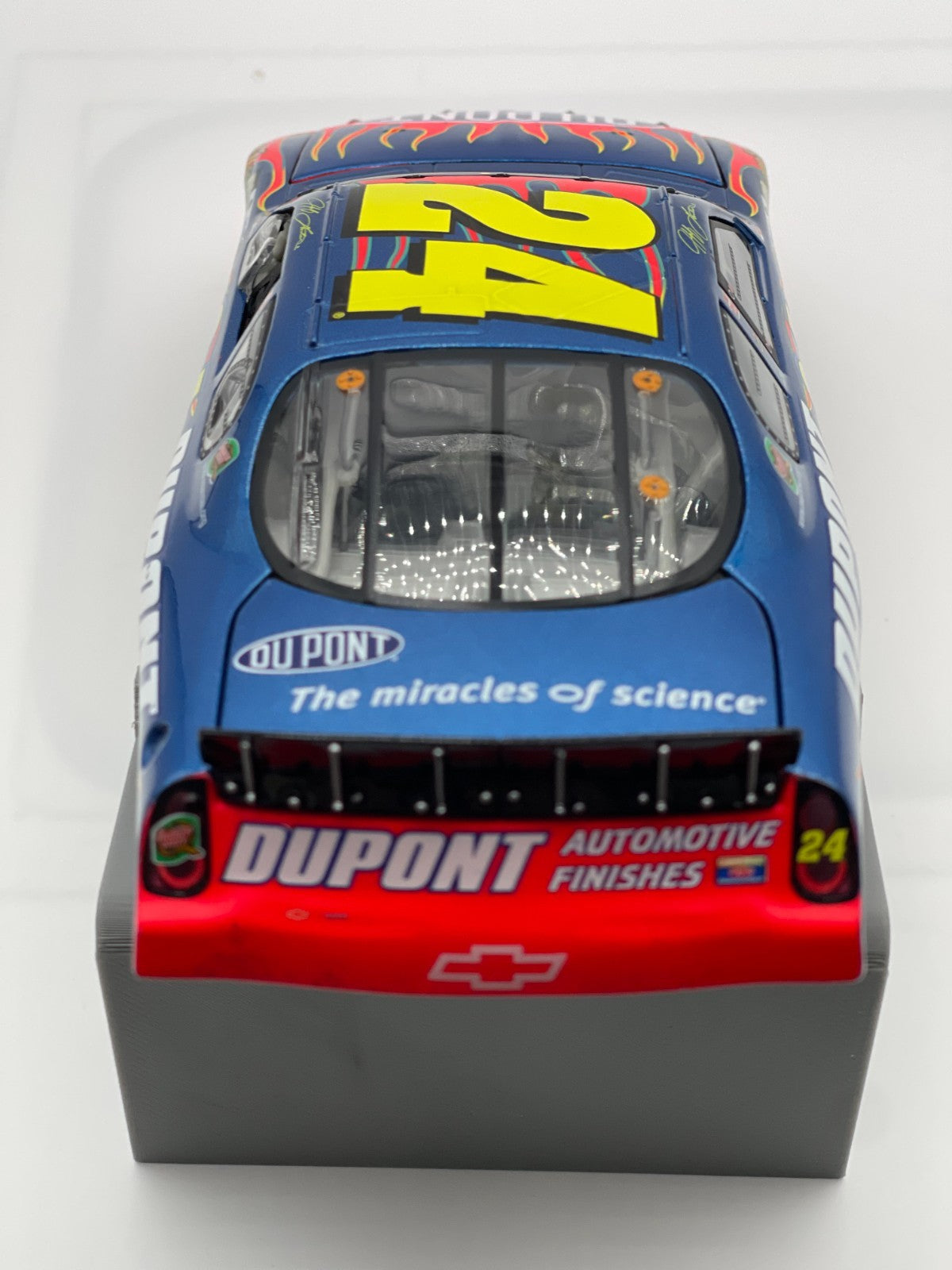 Jeff Gordon #24 DuPont California Raced Win Version 2004 Monte Carlo 1:24