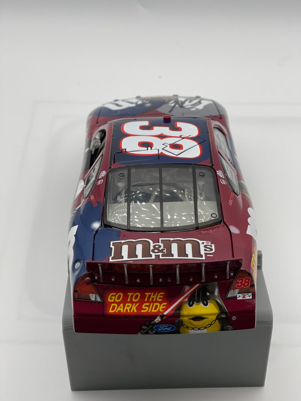 Elliott Sadler #38 M&M's Star Wars III 2005 Taurus Autographed 1:24 NASCAR