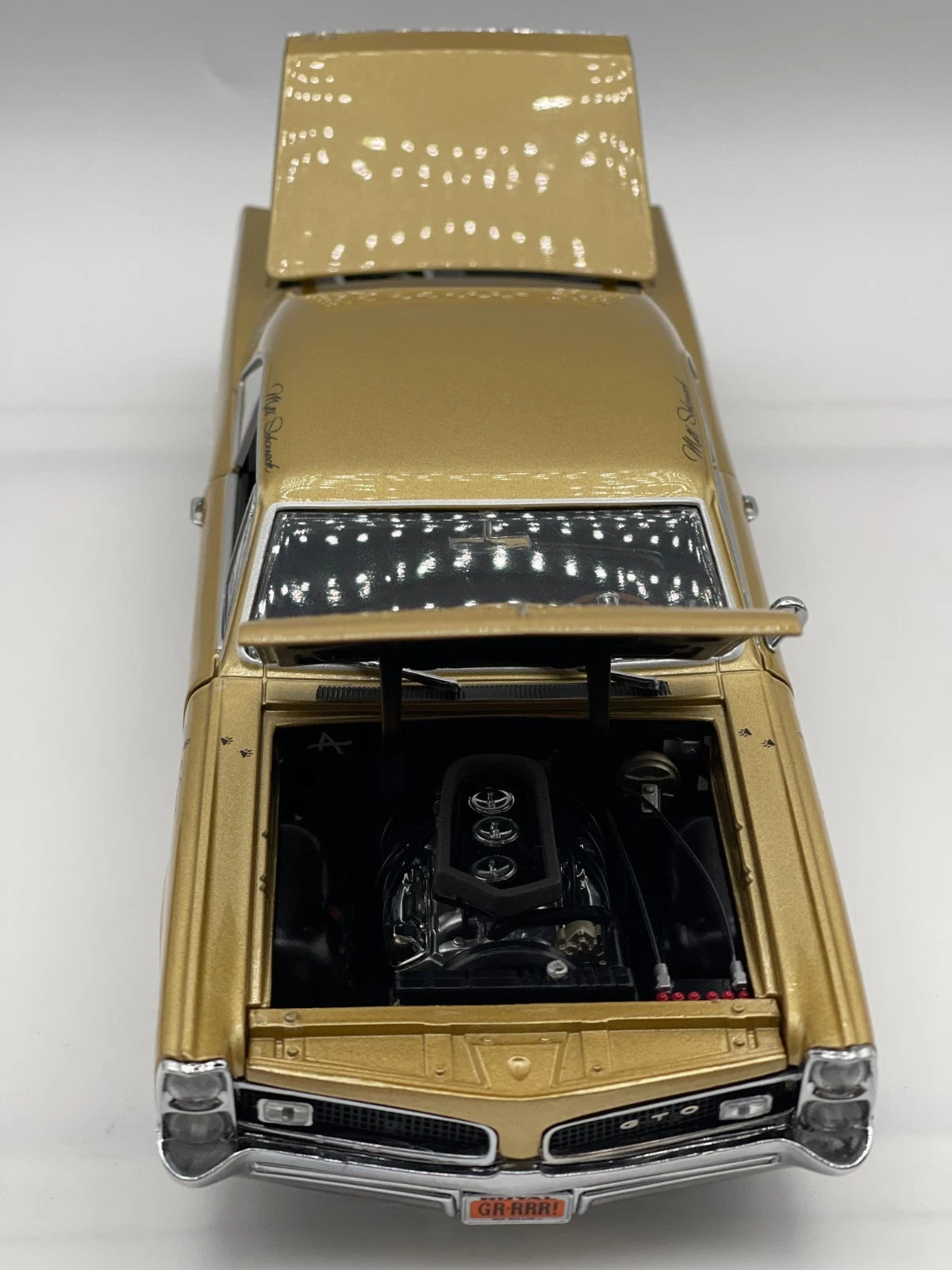 Milt Schornack & Walt Holyfield Present Ace Wilson's 1966 Royal Bobcat GTO - original photograph 3