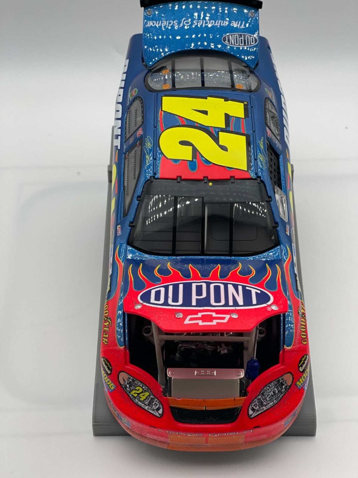 Jeff Gordon #24 DuPont California Raced Win Version 2004 Monte Carlo 1:24