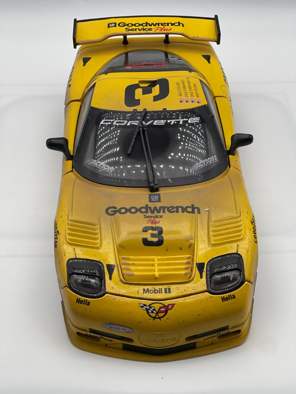Dale Earnhardt & Dale Earnhardt Jr. #3 Corvette C5R 2001 Action 1:18 Diecast NASCAR - original photograph 4