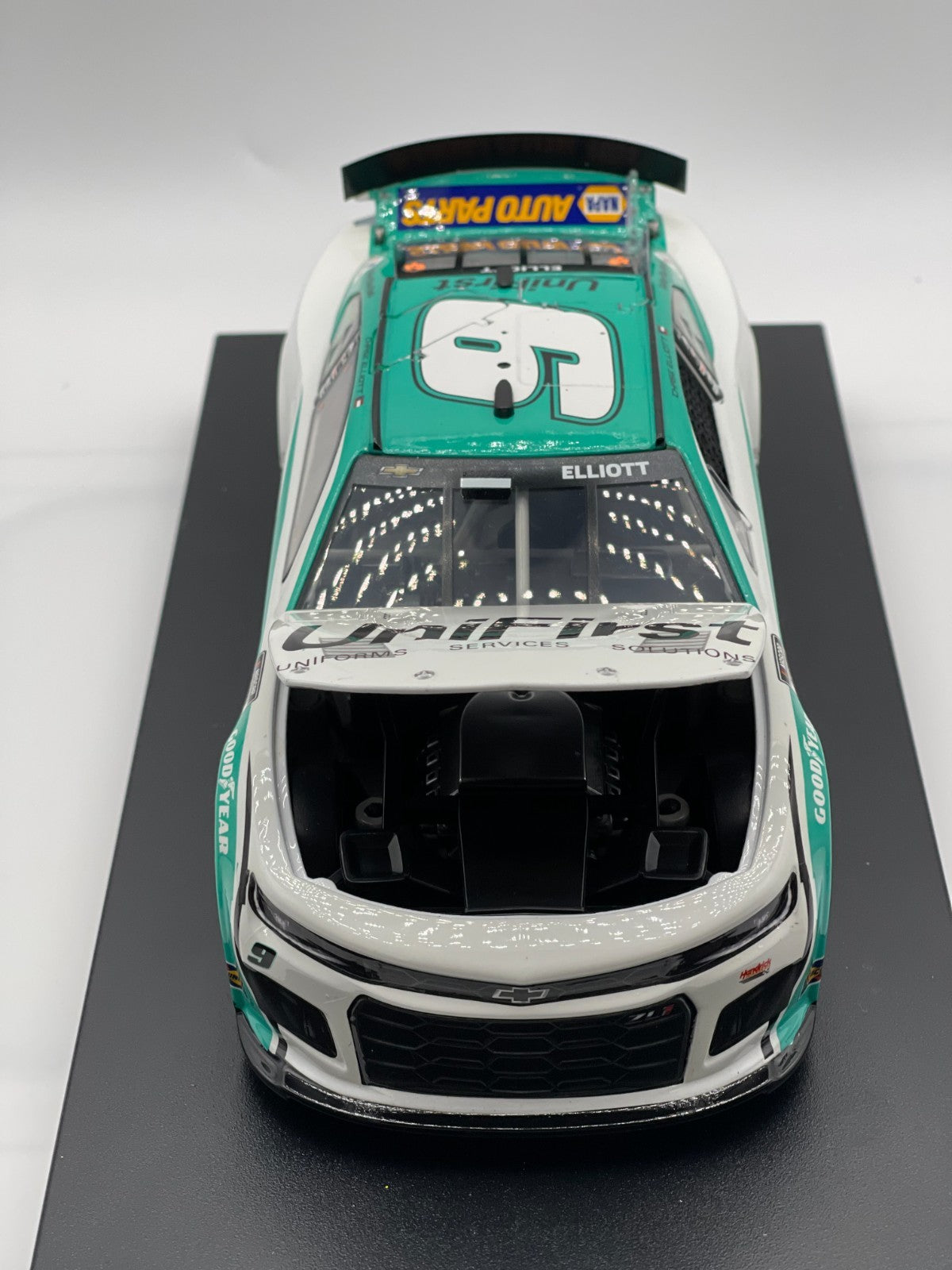 Chase Elliott #9 UniFirst 2022 Camaro ZL1 ELITE 1:24 1/185 DIN 117