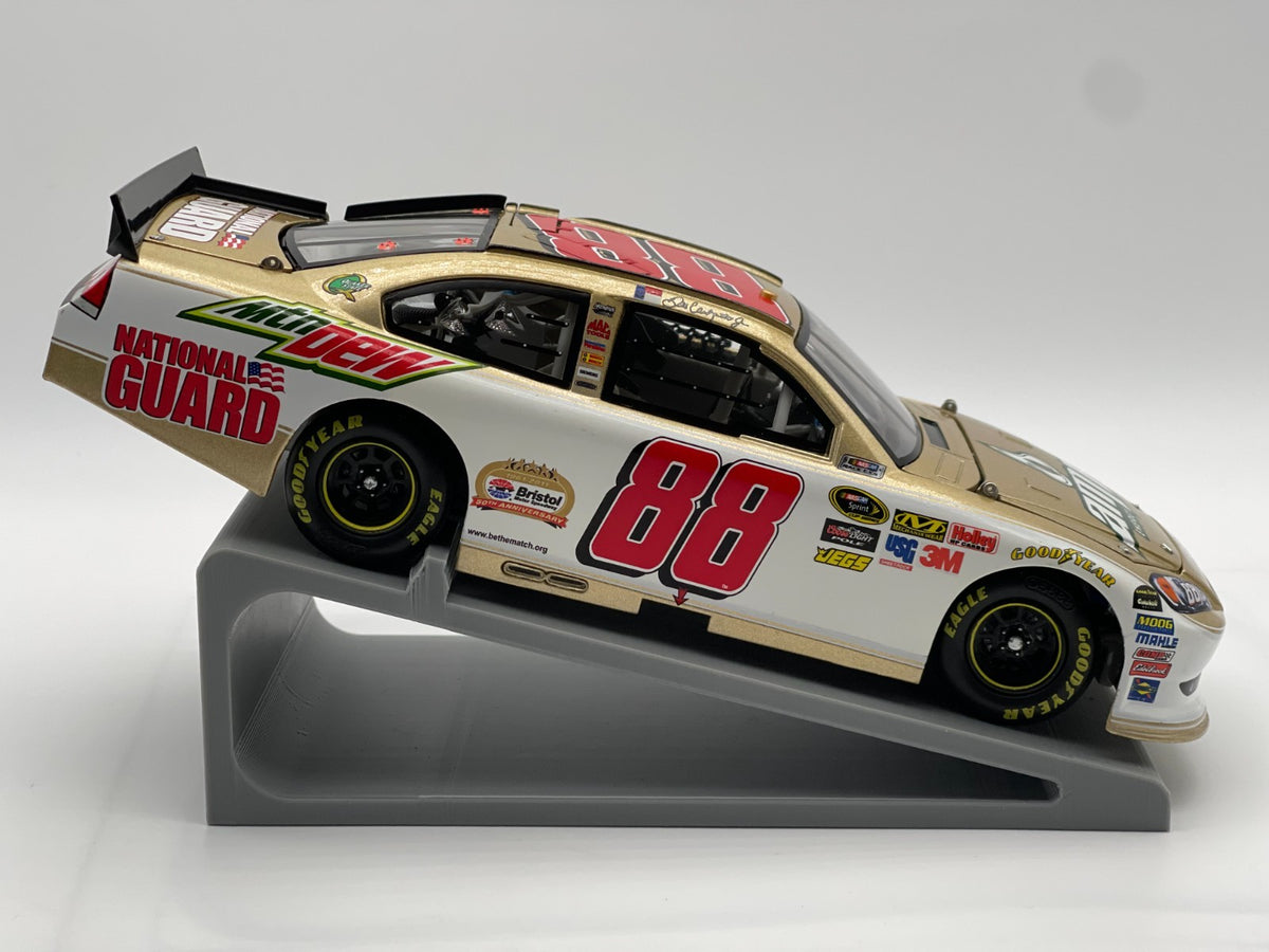 Dale Earnhardt Jr. #88 AMP Gold Bristol 50th 2011 Impala Flashcoat Color 1:24 1/240 - original photograph 6