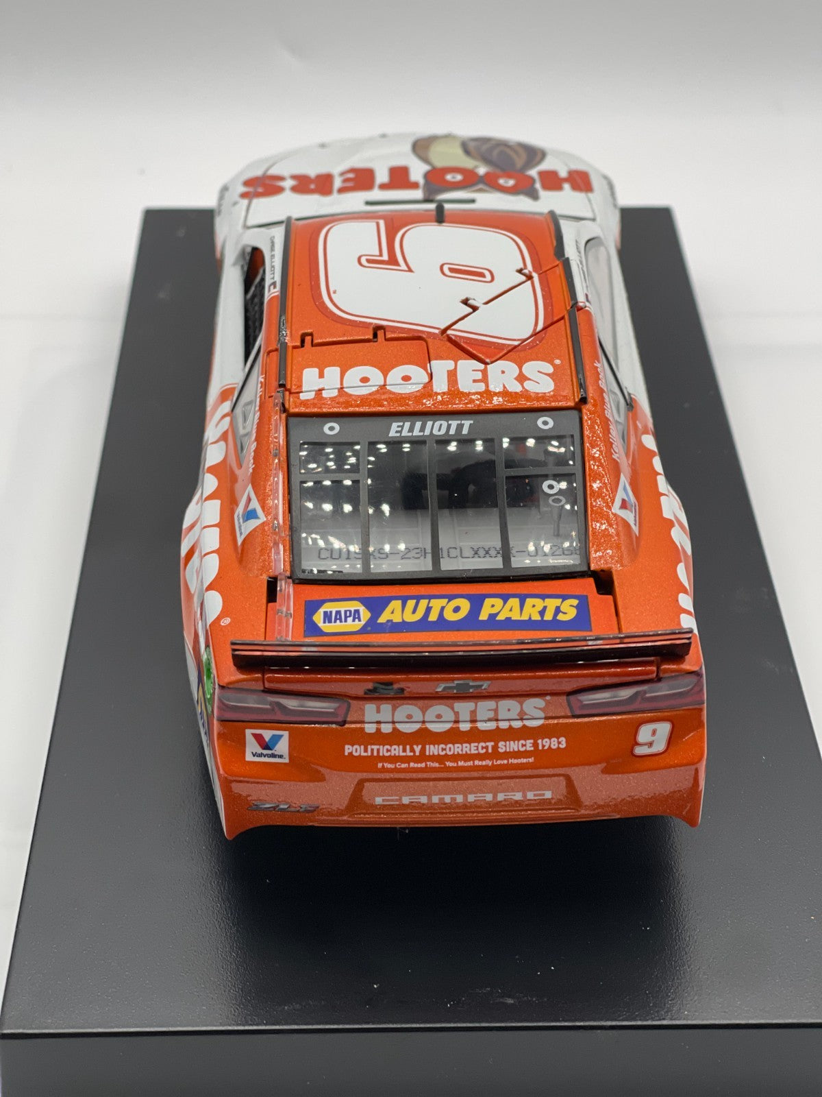 Chase Elliott #9 Hooters 2019 Camaro ZL1 1:24 NASCAR Diecast 1 of 2029