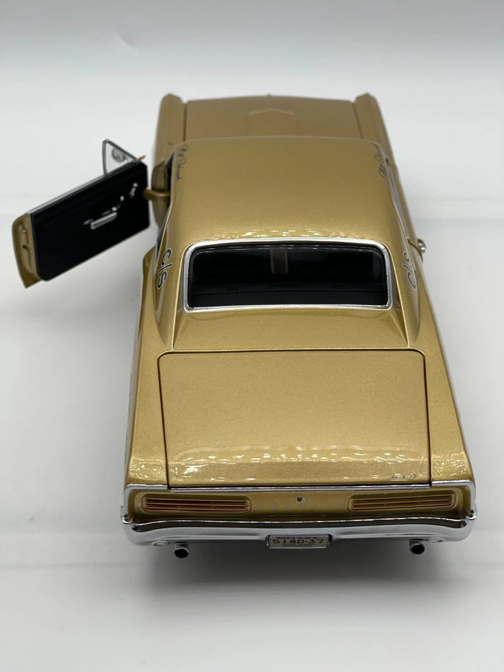 Milt Schornack & Walt Holyfield Present Ace Wilson's 1966 Royal Bobcat GTO - original photograph 7