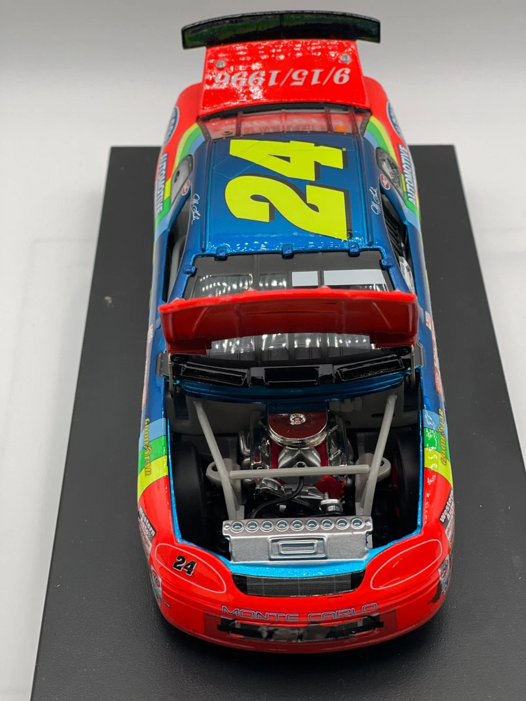 Jeff Gordon #24 DuPont 1996 Dover Win Liquid Color 1:24 NASCAR 1/144 DIN 114 - original photograph 3