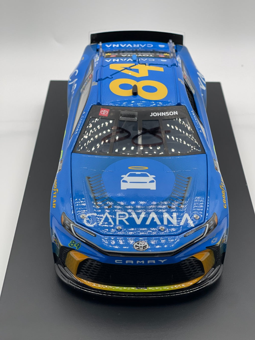 Jimmie Johnson #84 Carvana 2026 Camry Autographed 1:24 NASCAR 1/264 DIN 207