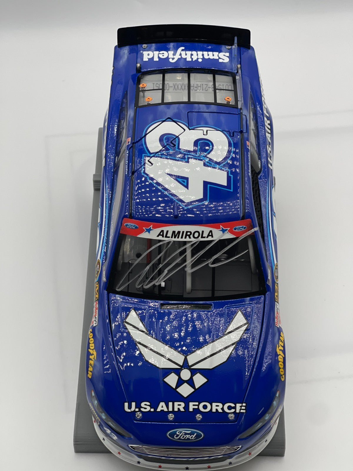 Aric Almirola #43 Air Force 2015 Fusion Autographed 1:24 NASCAR 1/557 DIN 51