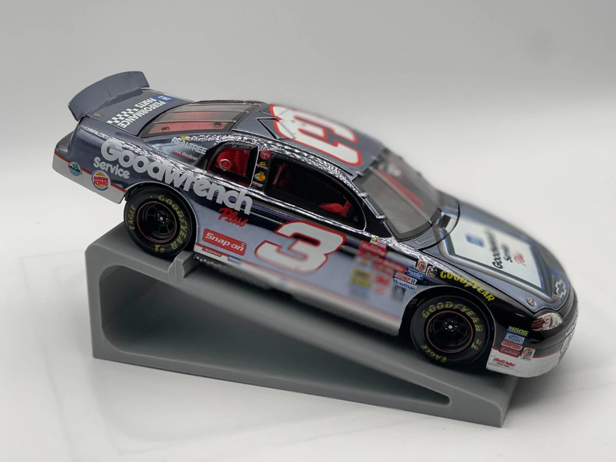 Dale Earnhardt #3 Last Lap of the Century 1999 ELITE Color Chrome 1:24 - original photograph 5