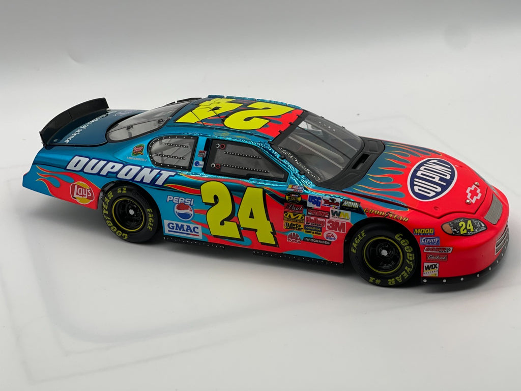 Jeff Gordon #24 DuPont 2004 Monte Carlo ELITE Color Chrome 1:24 1/804 DIN 254