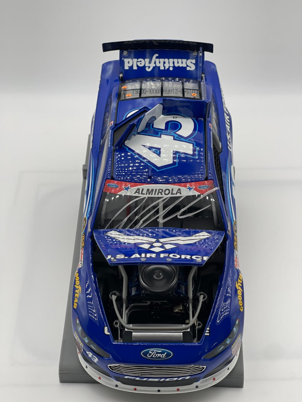 Aric Almirola #43 Air Force 2015 Fusion Autographed 1:24 NASCAR 1/557 DIN 51