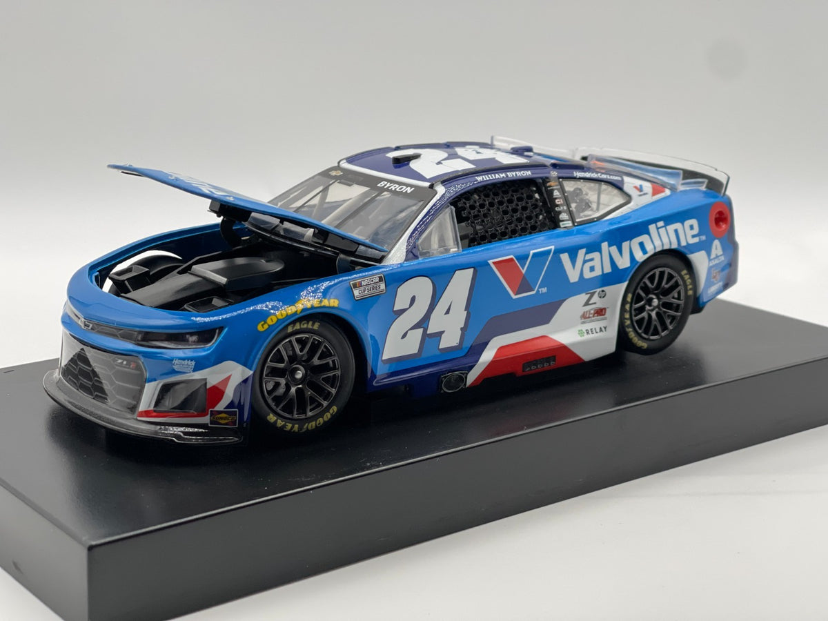 William Byron #24 Valvoline 2025 Chevrolet 1:24 NASCAR 1/504 DIN 366 - original photograph 2
