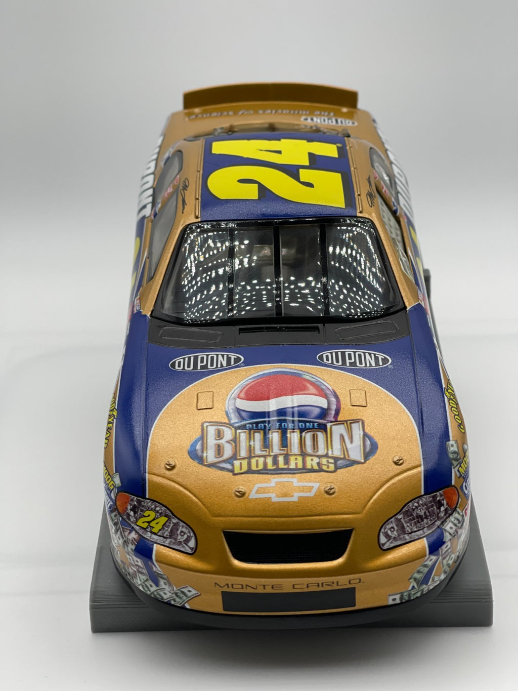Jeff Gordon #24 DuPont Pepsi Billion Dollar 2003 Monte Carlo 1:24 NASCAR