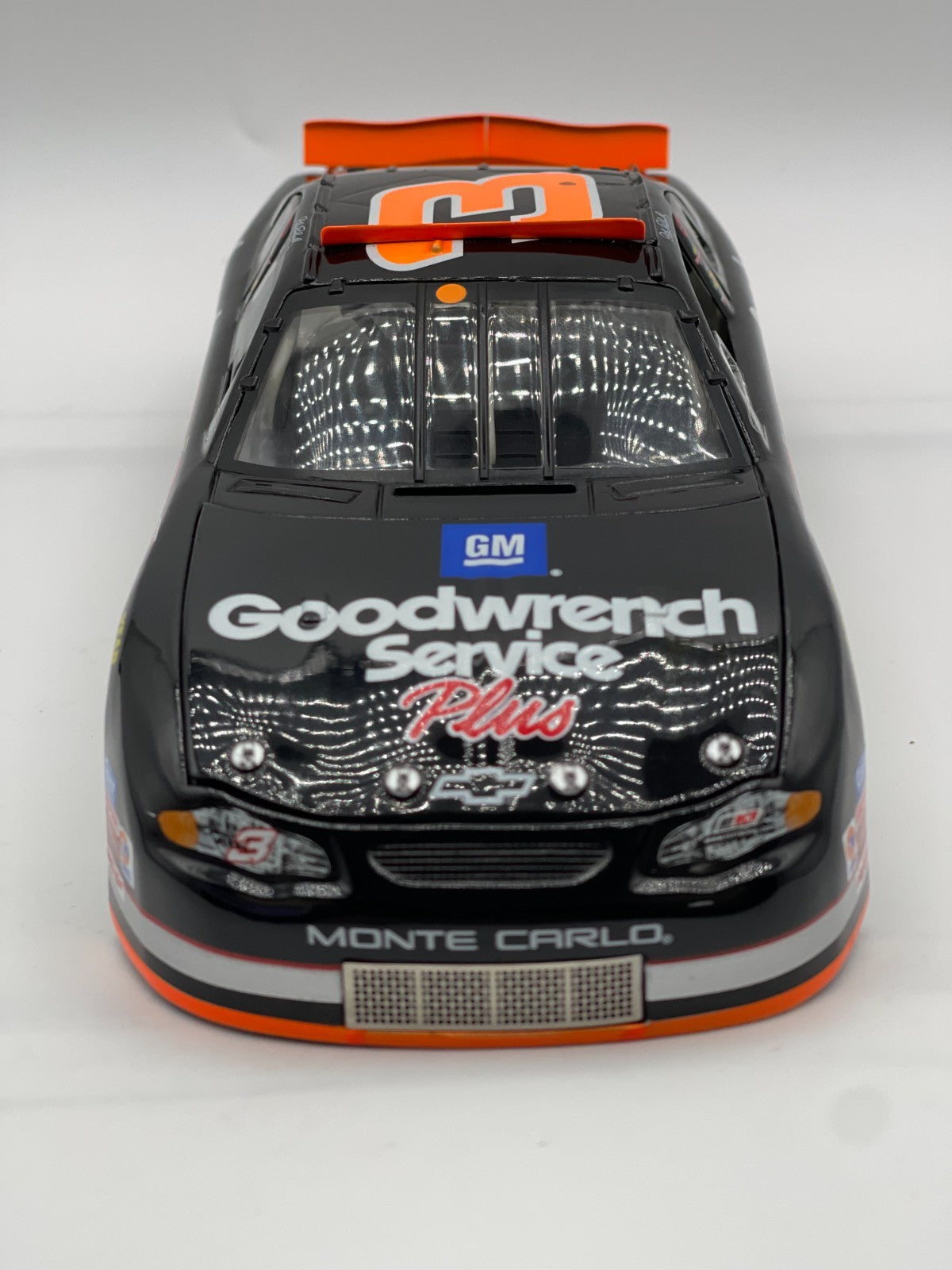 Dale Earnhardt #3 GM Goodwrench 76th Win Raced Version 2000 Monte Carlo Loose - original photograph 4