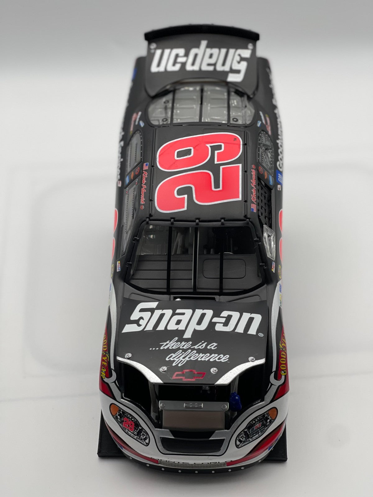 Kevin Harvick #29 Snap-On 2004 Monte Carlo 1:24 NASCAR Diecast - original photograph 3