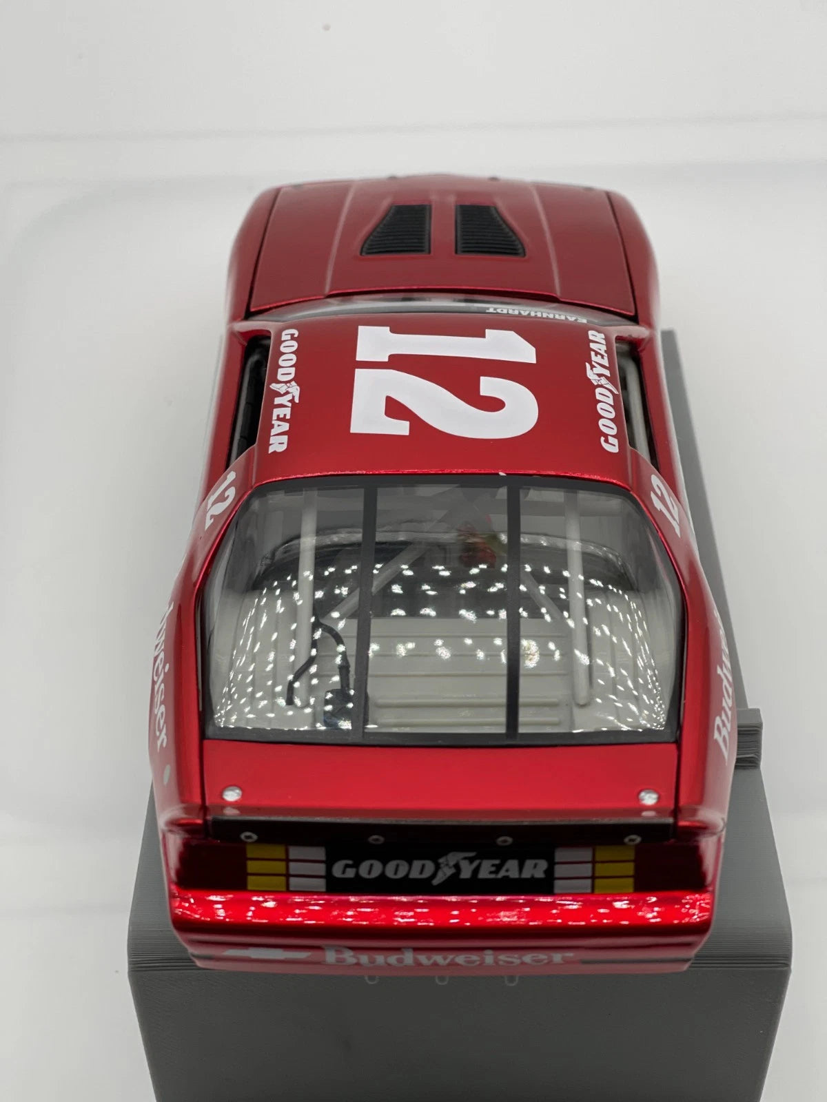 Dale Earnhardt #12 Budweiser 1987 Camaro IROC Xtreme 1:24 Red Chrome 1/9192 - original photograph 6
