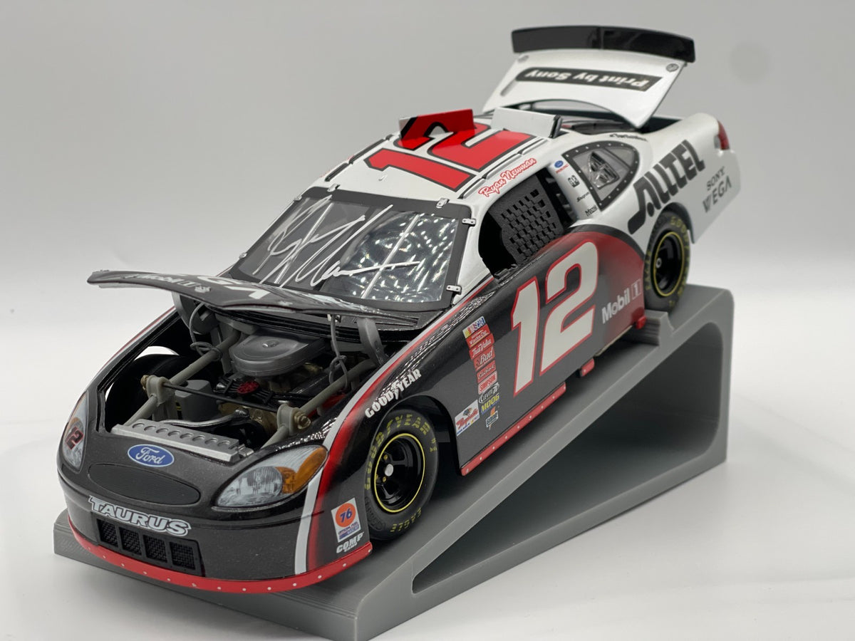 Ryan Newman #12 ALLTEL Sony WEGA 2002 Rookie Auto Team Caliber Owners 1:24