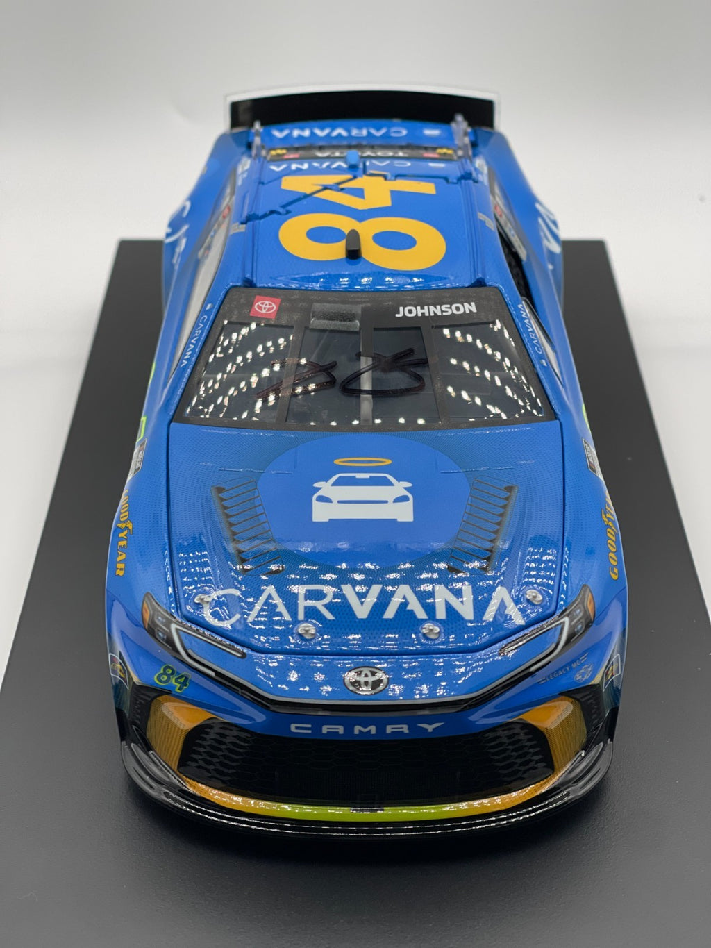 Jimmie Johnson #84 Carvana 2026 Camry Autographed 1:24 1/264 DIN 9