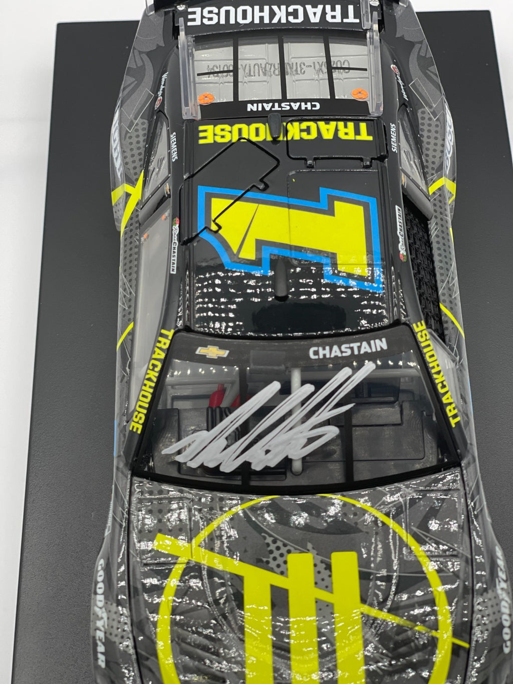 Ross Chastain #1 Trackhouse 2025 Chevrolet Autographed 1:24 1/216 DIN 134