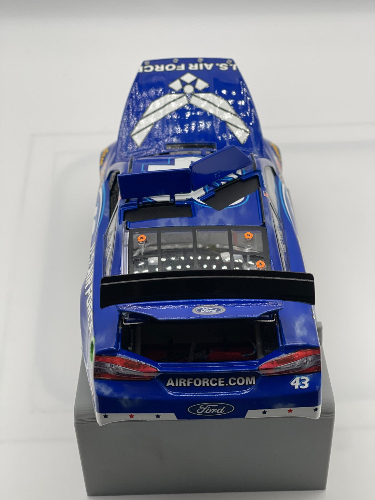Aric Almirola #43 Air Force 2015 Fusion Autographed 1:24 NASCAR 1/557 DIN 51