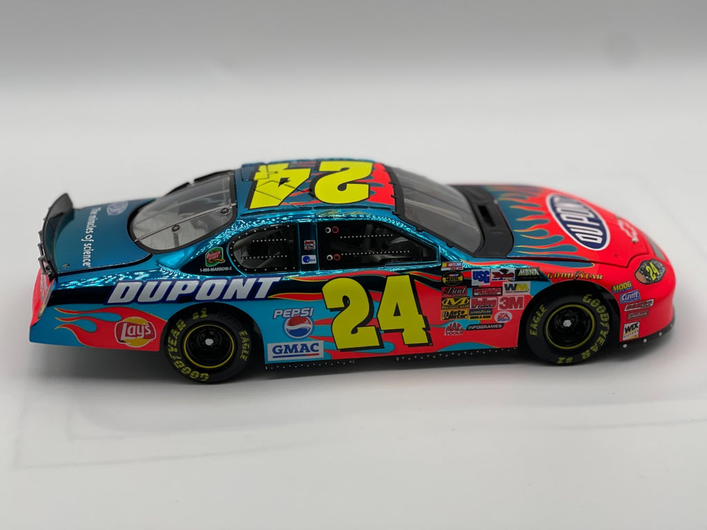 Jeff Gordon #24 DuPont 2004 Monte Carlo ELITE Color Chrome 1:24 1/804 DIN 254
