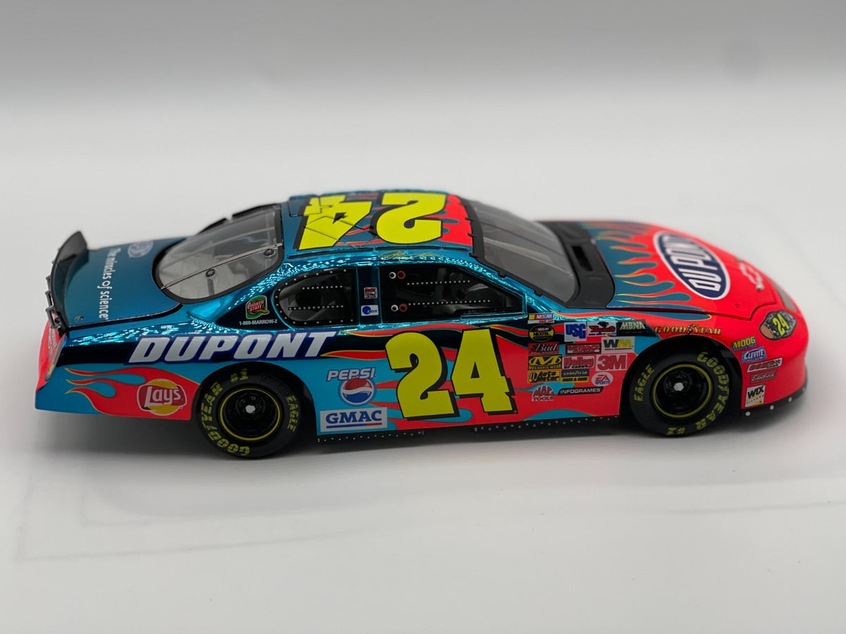 Jeff Gordon #24 DuPont 2004 Monte Carlo ELITE Color Chrome 1:24 1/804 DIN 254