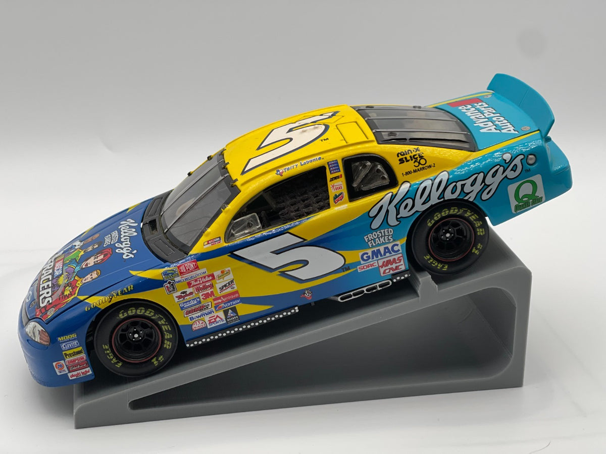 Terry Labonte #5 Kellogg’s NASCAR Racers 1999 Monte Carlo ELITE 1:24 1/2500