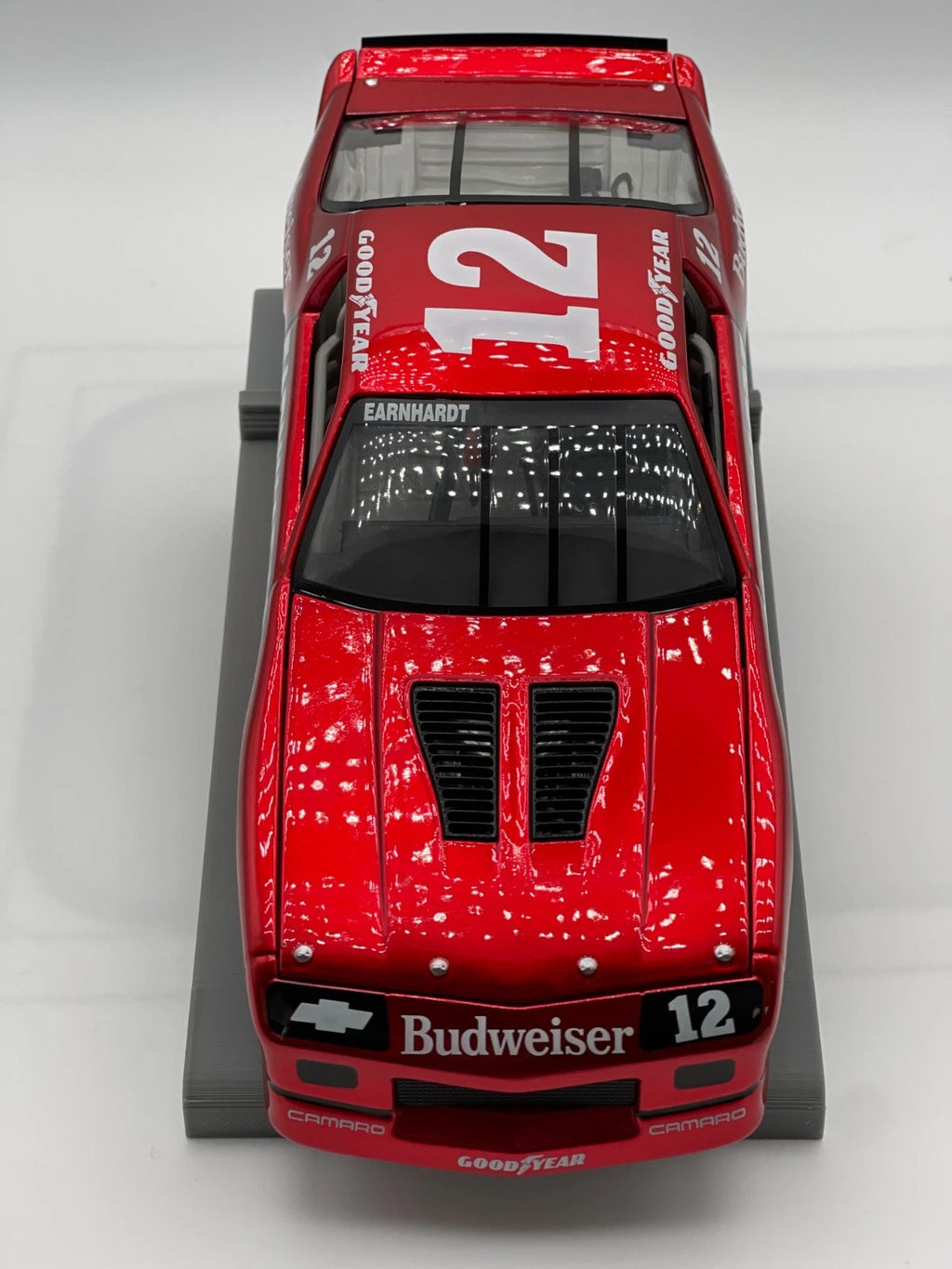 Dale Earnhardt #12 Budweiser 1987 Camaro IROC Xtreme 1:24 Red Chrome 1/9192 - original photograph 3