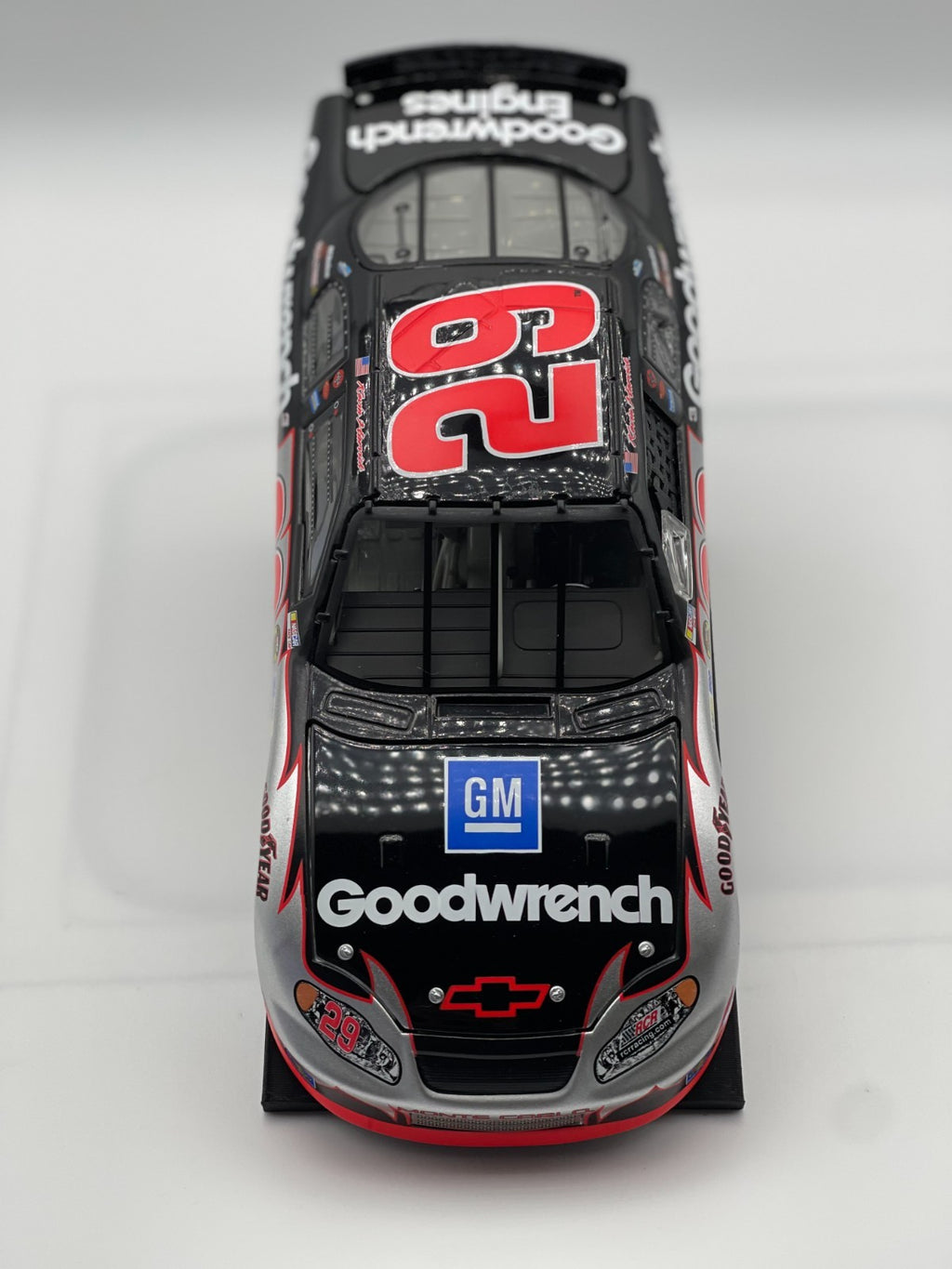 Kevin Harvick #29 GM Goodwrench 2004 Monte Carlo 1:24 NASCAR Diecast - original photograph 4