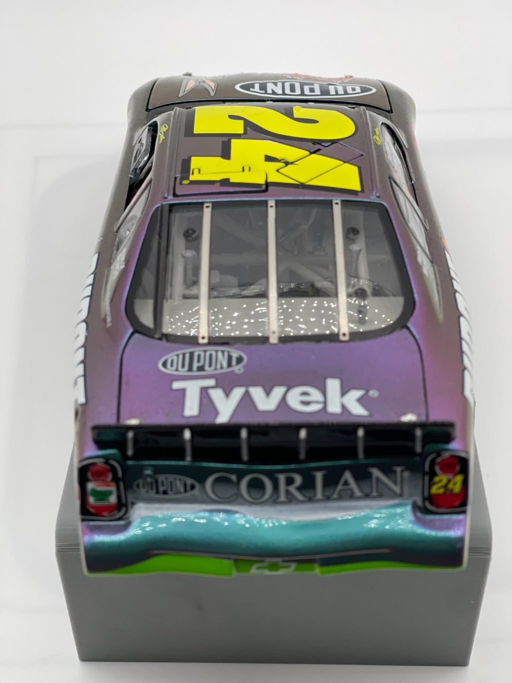 Jeff Gordon #24 DuPont Looney Tunes 2001 Monte Carlo ELITE 1:24 NASCAR 1/7500