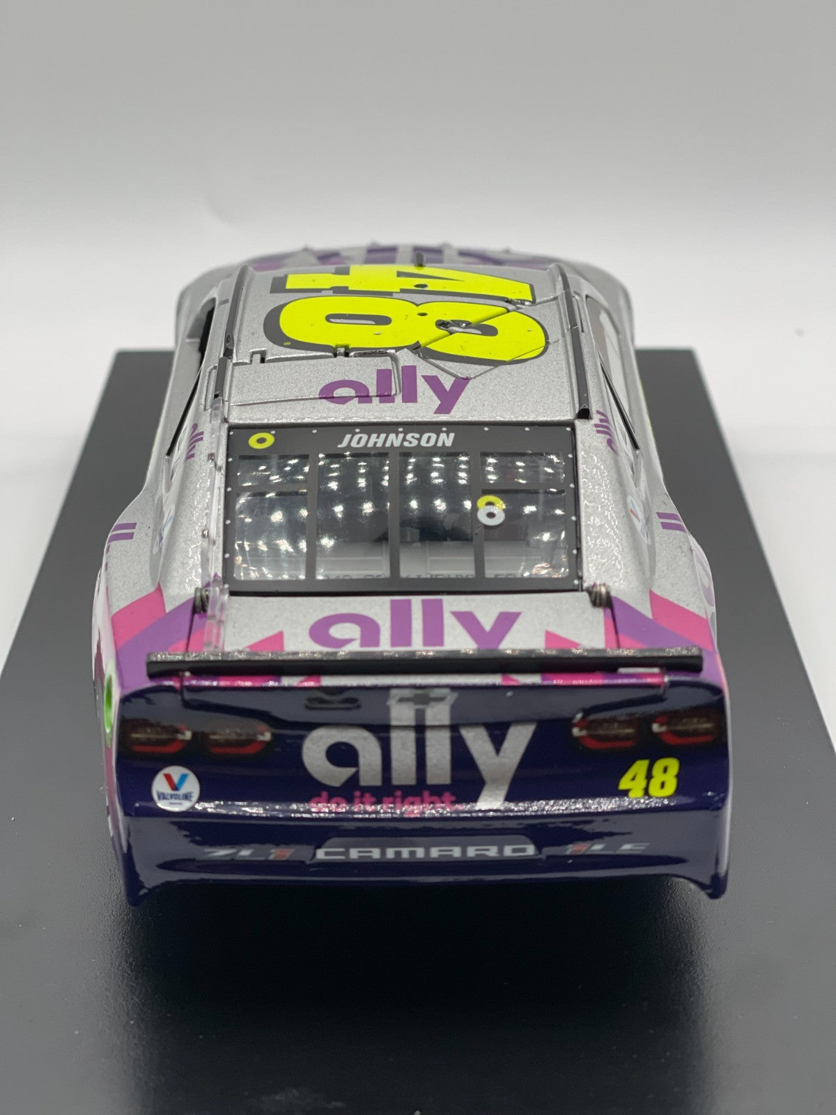 Jimmie Johnson #48 Ally Finale Race Version 2020 Camaro ELITE 1:24 1/590 - original photograph 7
