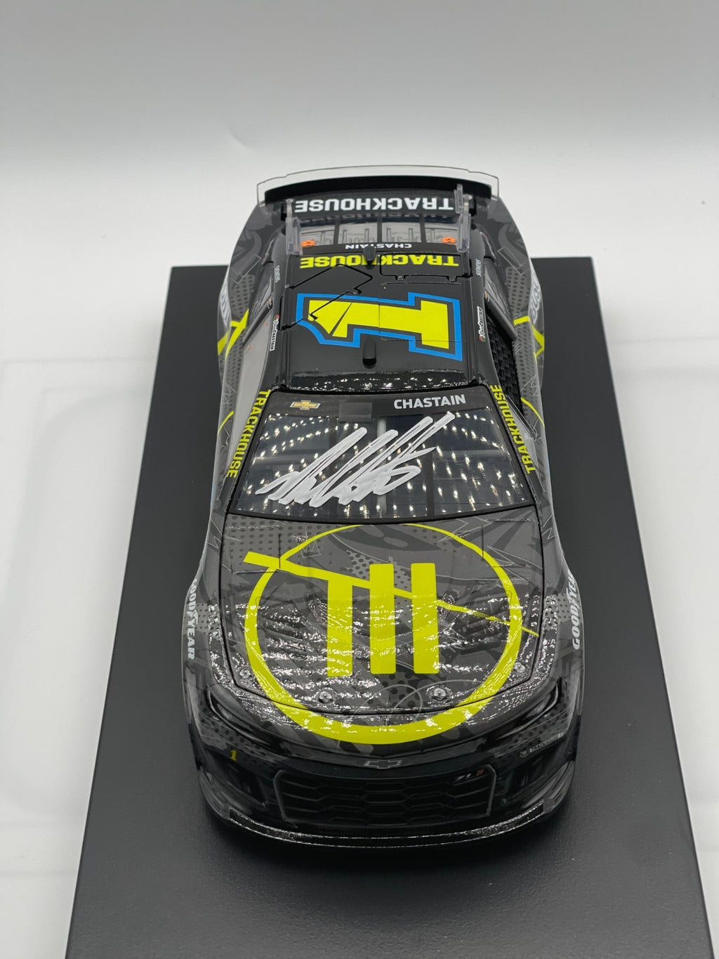 Ross Chastain #1 Trackhouse 2025 Chevrolet Autographed 1:24 1/216 DIN 134
