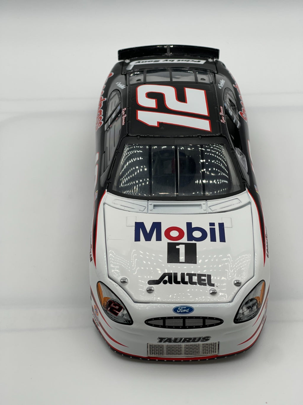 Ryan Newman #12 Alltel / Mobil 1 Speedpass 2002 Ford Taurus Rookie 1:24 - original photograph 3