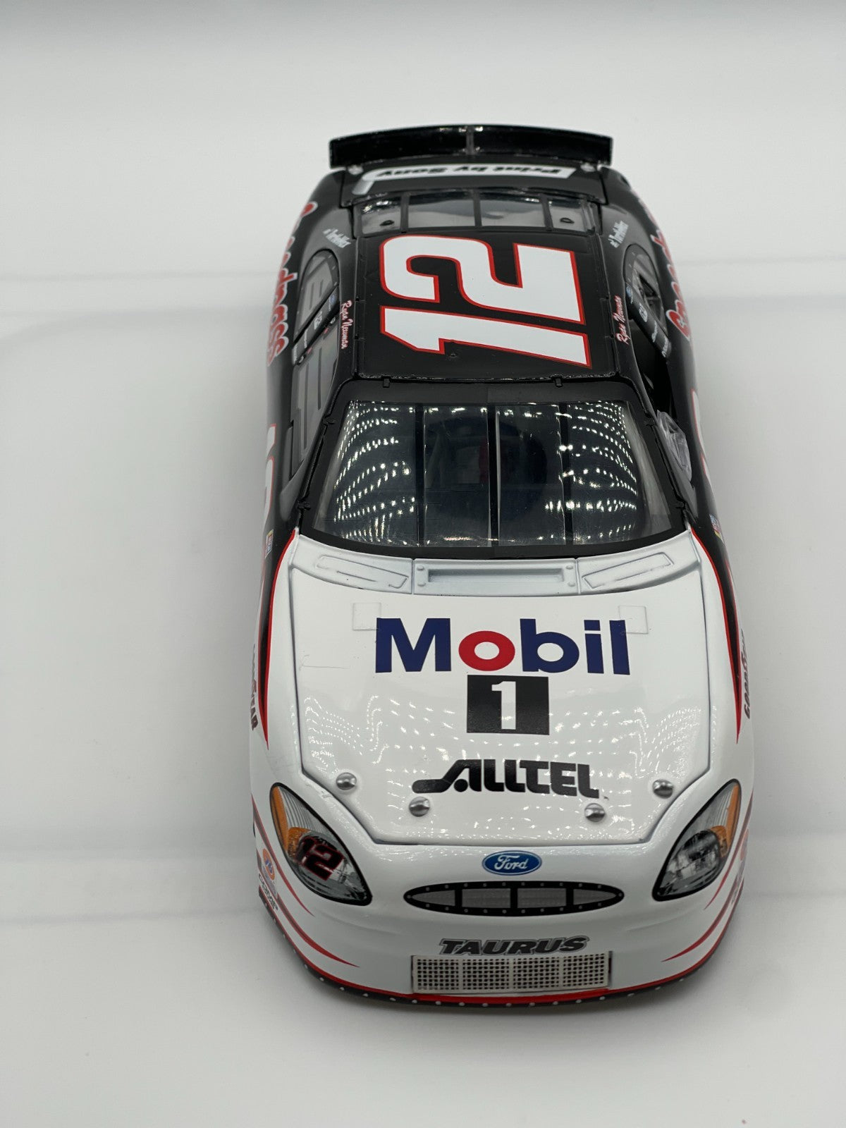Ryan Newman #12 Alltel / Mobil 1 Speedpass 2002 Ford Taurus Rookie 1:24 - original photograph 3