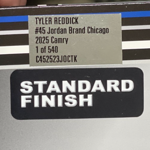 Tyler Reddick #45 Jordan Brand Chicago 2025 Camry 1:24 1/540 DIN 201 - original photograph 9